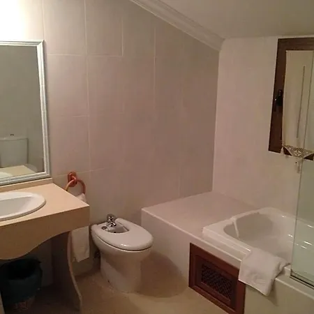 Fuentes Hotel 2*