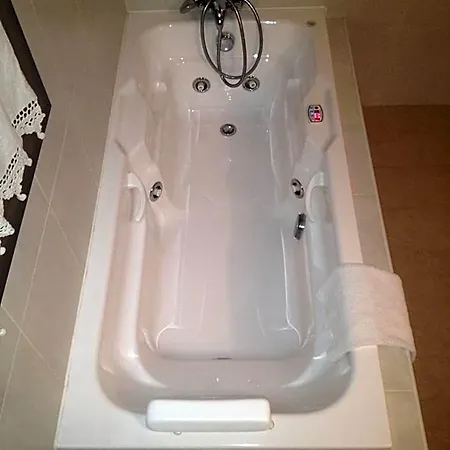 Fuentes Hotel Torrecaballeros