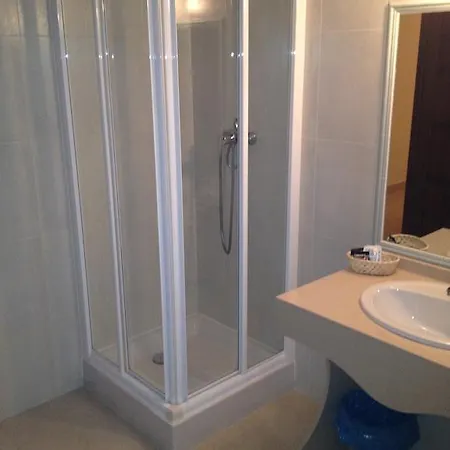 Отель Fuentes Торрекабальерос