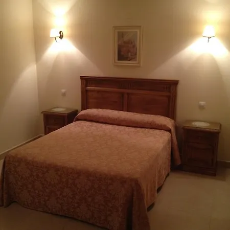 Hotel Fuentes Torrecaballeros